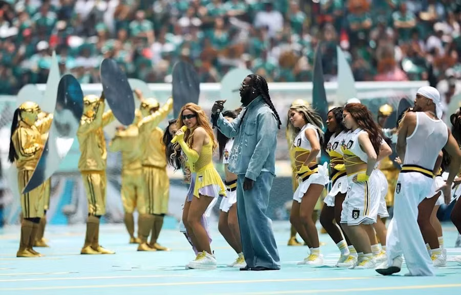 Shakira và Burna Boy biểu diễn khai mạc World Cup 2026. Ảnh: Getty Images.