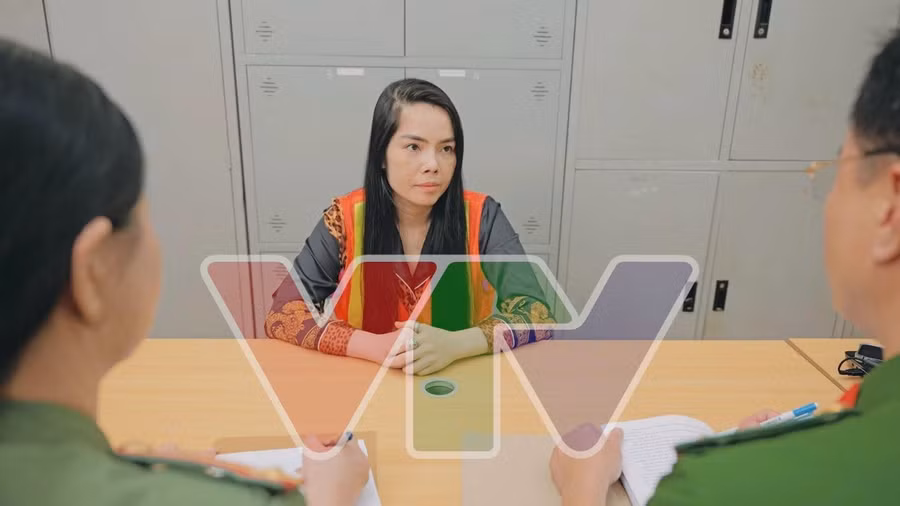 Diễn viên Kiều Thanh tại cơ quan điều tra. Ảnh VTV