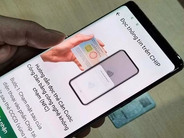 Khách hàng chưa xác thực sinh trắc học thì từ hôm nay 1.1 sẽ bị ngừng chuyển khoản online