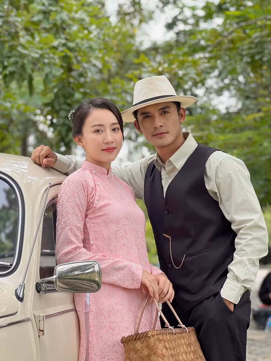 Tạo hình của Huỳnh Hồng Loan trong phim Nợ đời vay trả