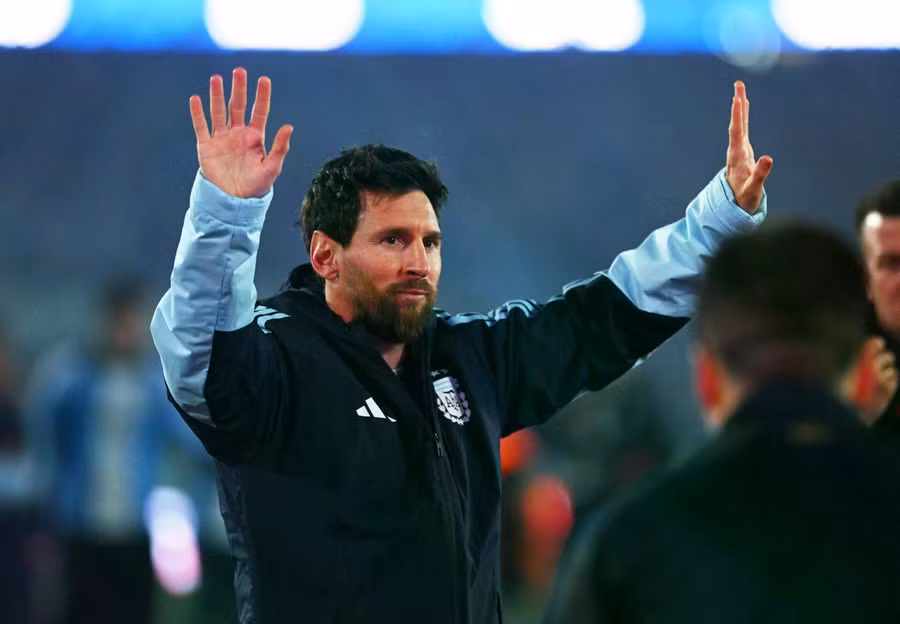 Messi đã khóc rất nhiều trong ngày chia tay đội tuyển Argentina. Ảnh: REUTERS