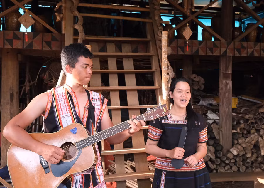 chung-mot-tinh-yeu-voi-van-hoa-dan-toc.jpg
