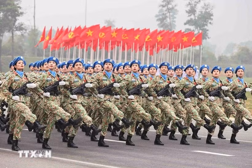 Kiểm tra hợp luyện diễu binh, diễu hành trong Lễ kỷ niệm 50 năm Ngày Giải phóng miền Nam, thống nhất đất nước. (Ảnh: Minh Đức/TTXVN)