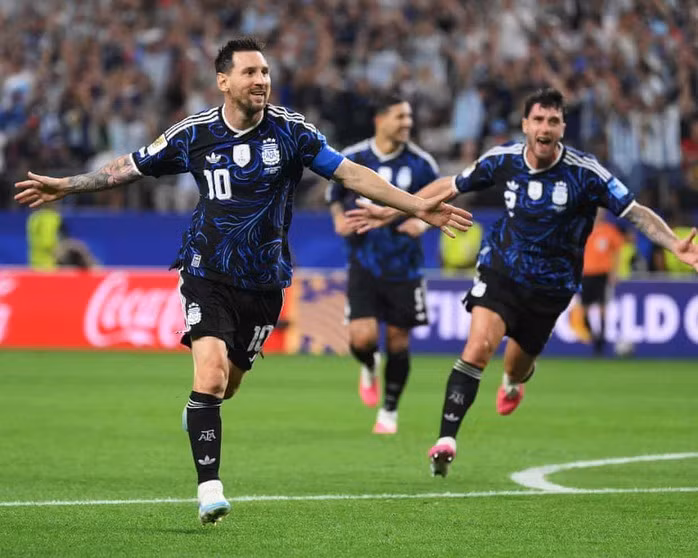 Argentina sẽ tiếp tục hành trình bảo vệ ngôi vương bằng trận đụng độ với hiện tượng Cape Verde. Ảnh: AP