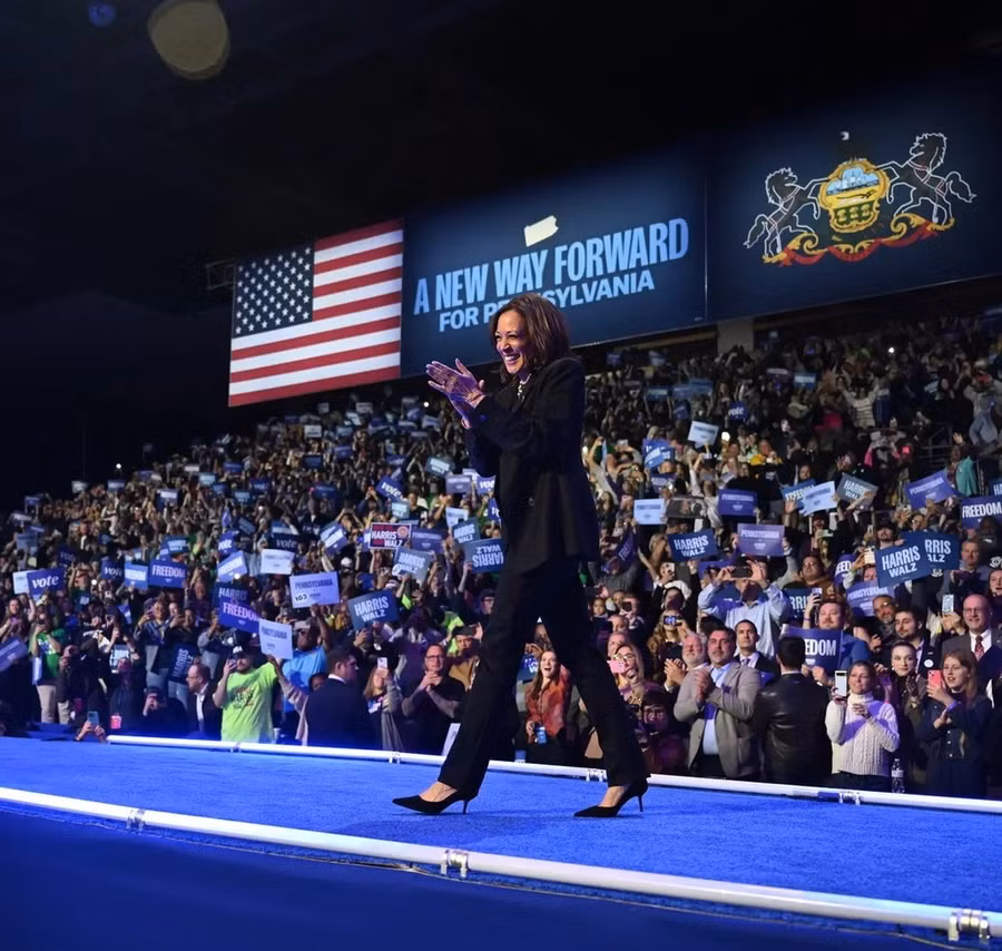 Phó Tổng thống Mỹ Kamala Harris tại cuộc vận động ở bang Pennsylvania (ảnh: NYT)