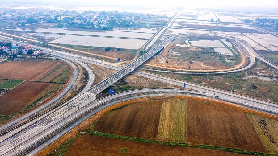 Một nút giao tại Dự án cao tốc Bắc-Nam phía Đông. (Ảnh: CTV/Vietnam+)