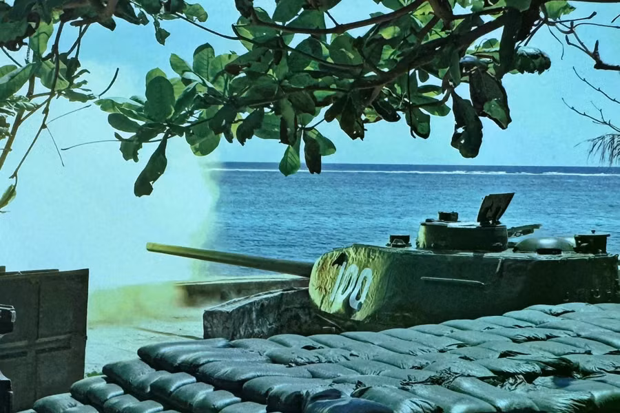 Công sự tháp tăng T-34 bảo vệ chủ quyền biển đảo