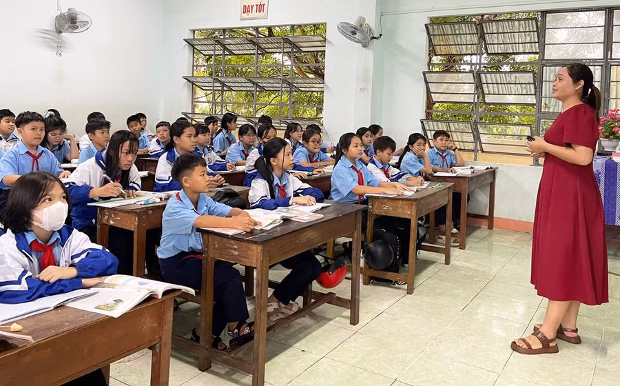 viec-trien-khai-thi-diem-day-hoc-5-ngay-moi-tuan-tai-truong-thcs-nguyen-hue-nhan-duoc-su-dong-tinh-cua-ca-giao-vien-phu-huynh-va-hoc-sinh-anh-vu-chi.jpg