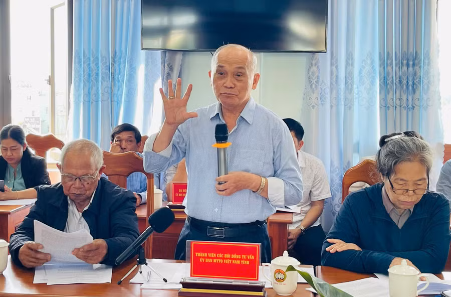 pgsts-nguyen-danh-gop-y-tai-hoi-nghi.jpg