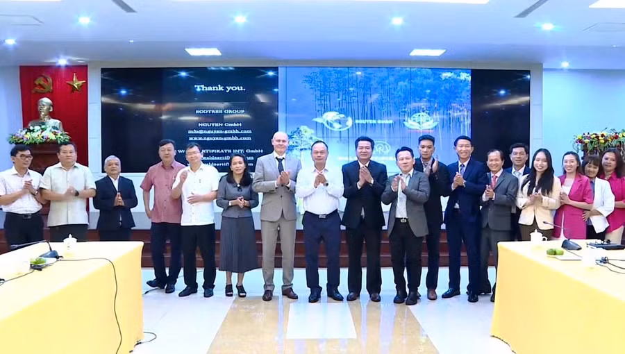 cong-ty-co-phan-tap-doan-ecotree-lam-viec-voi-lanh-dao-ubnd-tinh-va-cac-so-nganh-cua-tinh-ve-viec-lap-de-an-tin-chi-carbon-rung-trong-tren-dia-ban-tinh.jpg