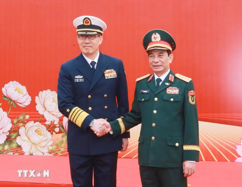 hom-nay-bo-truong-phan-van-giang-sang-trung-quoc-du-giao-luu-quoc-phong.jpg