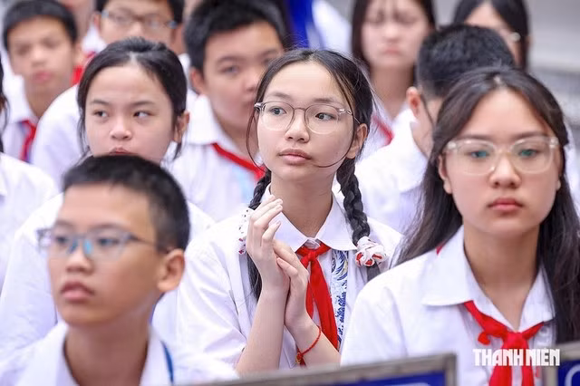 Học sinh bước vào năm học mới 2026-2027. Năm học này, Bộ GD-ĐT dự kiến bỏ quy định phí hoạt động do ban đại diện phụ huynh trực tiếp thu, quản lý