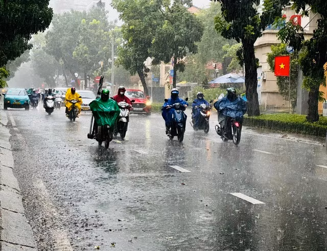 Áp thấp nhiệt đới, bão có khả năng xuất hiện vào đầu tháng 7, gây mưa lớn nhiều nơi trên cả nước