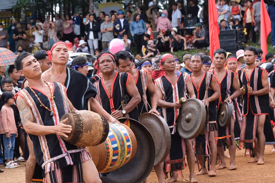lien-hoan-van-hoa-cong-chieng-la-dip-de-nhin-lai-doi-song-van-hoa-vo-cung-ru-ro-cua-nguoi-jrai-noi-vung-dat-bien-cuong.jpg