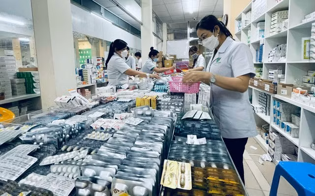 Từ năm 2025 sẽ bỏ quy định chia danh mục thuốc BHYT theo hạng bệnh viện