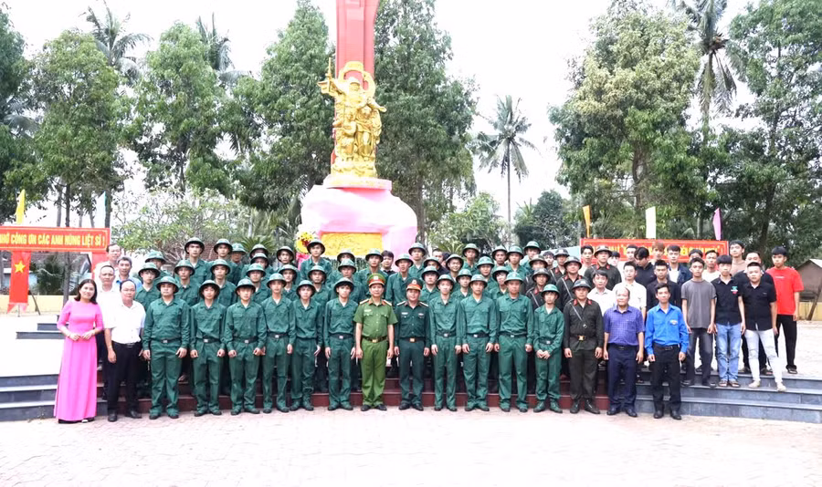 ky-niem-77-nam-chien-thang-cho-cat.jpg
