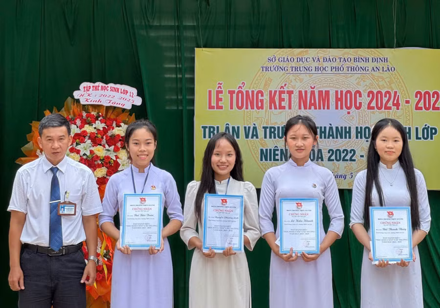 nu-sinh-toan-dien-dat-danh-hieu-hoc-sinh-3-tot-cap-tinh.jpg