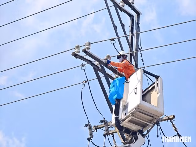 Nguy cơ thiếu điện từ năm 2027 khiến Bộ Công thương đề xuất điều chỉnh Quy hoạch điện 8 và đưa EVN về Bộ này quản lý để có đủ nguồn lực triển khai ngay khi đề án quy hoạch điều chỉnh được phê duyệt. Ảnh: Đ.N.T