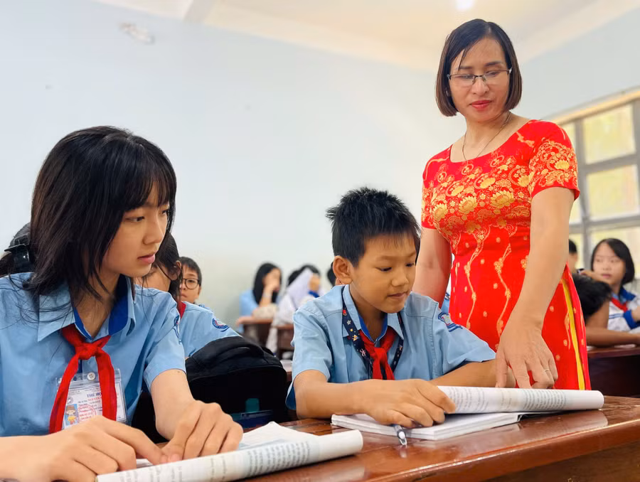 co-le-thi-thuy-giao-vien-bo-mon-khoa-hoc-tu-nhien-truong-thcs-chu-van-an-cho-rang-ung-dung-cntt-giup-tang-hieu-qua-tiep-thu-kien-thuc-cho-hoc-sinhanh-td.jpg
