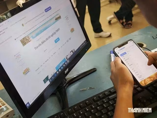 Thí sinh tra cứu điểm thi tốt nghiệp THPT 2026