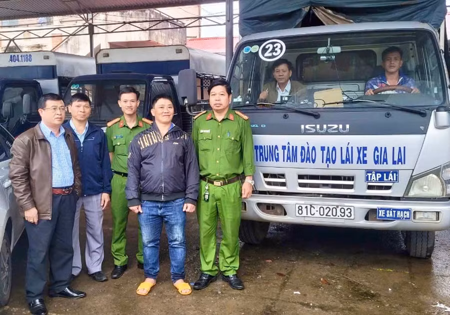 ong-huynh-thanh-liem-nguoi-dung-thu-2-tu-phai-qua-nguoi-tung-lam-lo-duoc-ho-tro-50-hoc-phi-dao-tao-giay-phep-lai-xe-de-tai-hoa-nhap-cong-dong.jpg