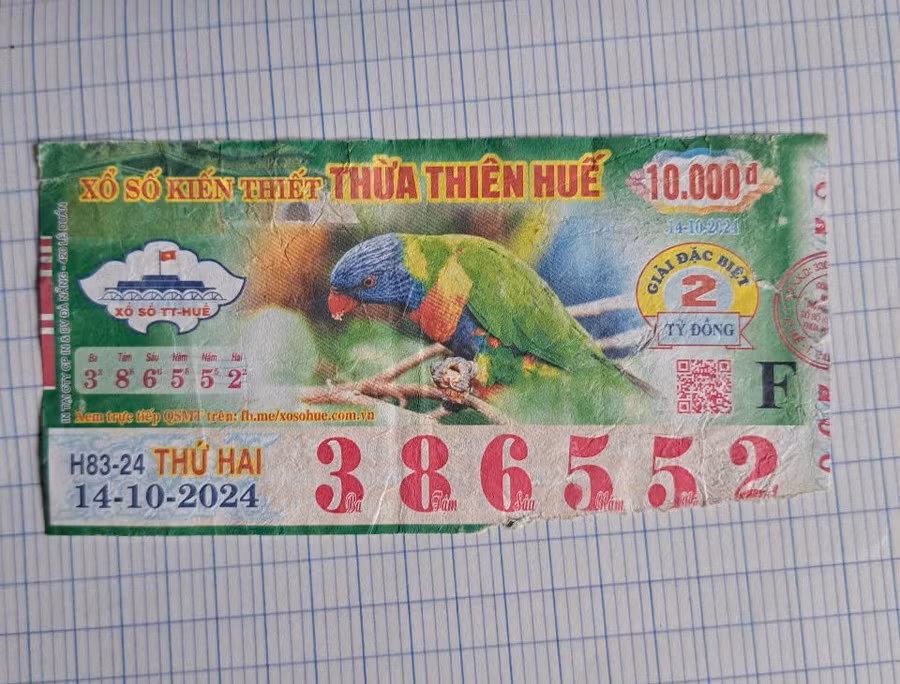 Tờ vé số trúng giải đặc biệt 2 tỉ đồng của bà Ng. nhưng không được trả thưởng.