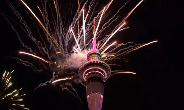 Auckland và hầu hết lãnh thổ New Zealand đón giao thừa vào lúc 18 giờ ngày 31.12, giờ Việt Nam