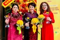 Từ trái qua: bà Hoàng Thị Phương Liên, bà Đồng Thị Ánh và bà Cao Thị Kim Lan tại lễ vinh danh “Bông hồng Vàng Việt Nam năm 2025” sáng 22.10 ở Hà Nội.