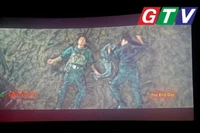 Xem "Mưa đỏ" để trân trọng hòa bình