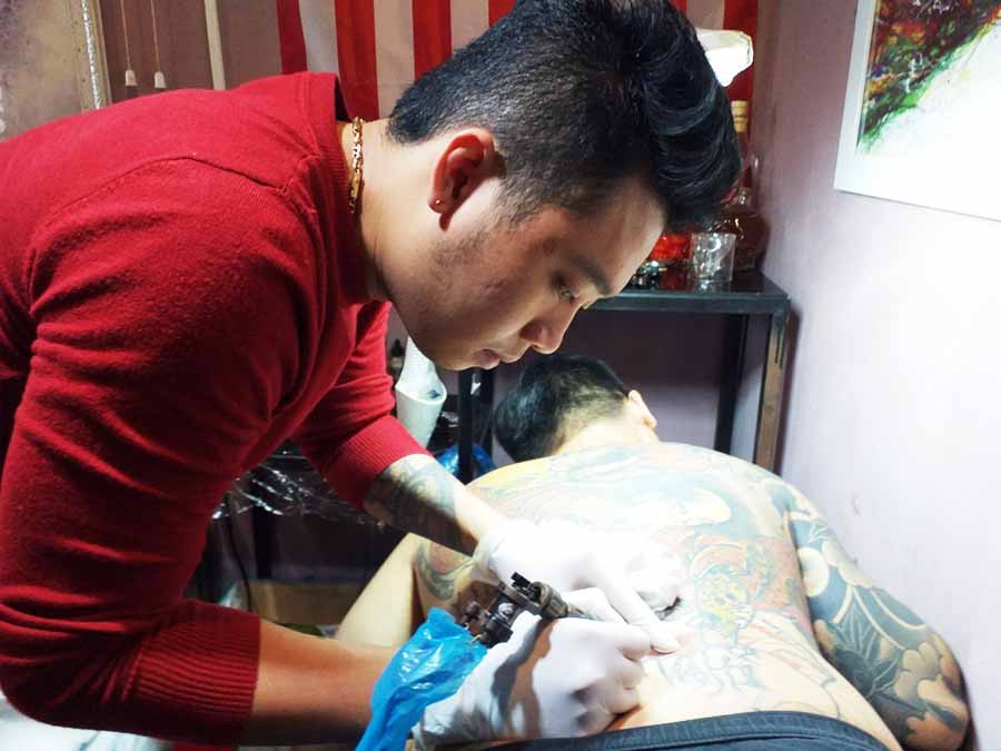 Nghệ sĩ và người thành đạt có hình xăm ngày càng phổ biến