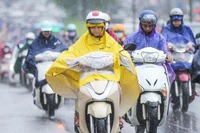 Bắc và Trung Bộ sắp hứng mưa lớn sau những ngày nắng nóng gần 40°C