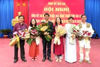 Những gia đình đồng hành cùng văn học nghệ thuật