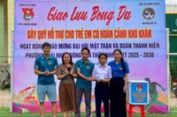 FC Huynh Đệ đã khởi xướng hoạt động giao lưu bóng đá gây quỹ thiện nguyện, nhằm hỗ trợ học sinh, người dân có hoàn cảnh khó khăn.