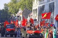 Tái hiện hình ảnh đoàn quân tiếp quản Hà Nội mừng Ngày giải phóng thủ đô