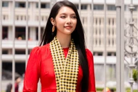 3 gợi ý diện sắc đỏ cho ngày lễ lớn