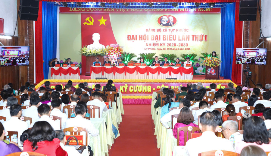 Đại hội đại biểu Đảng bộ xã Tuy Phước lần thứ I, nhiệm kỳ 2025 - 2030. Ảnh: NGUYỄN DŨNG 1.jpg