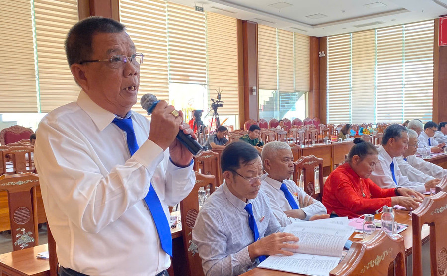 Đại biểu tham gia thảo luận về công tác tạo nguồn phát triển đảng. Ảnh: M.H 3.jpg