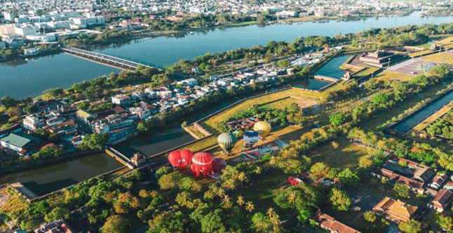 Khẩn trương hoàn thiện Đề án "Thành lập thành phố trực thuộc Trung ương trên cơ sở địa giới hành chính tỉnh Thừa Thiên-Huế" Khẩn trương hoàn thiện Đề án "Thành lập thành phố trực thuộc Trung ương trên cơ sở địa giới hành chính tỉnh Thừa Thiên-Huế"