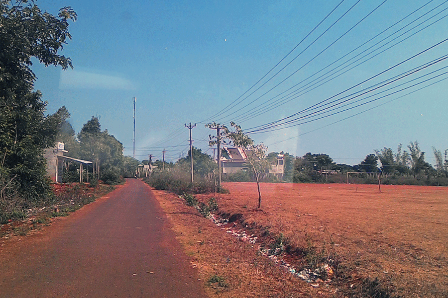 Một góc đường làng xã A Dơk, huyện Đak Đoa. Ảnh nguồn internet Một góc đường làng xã A Dơk, huyện Đak Đoa. Ảnh nguồn internet