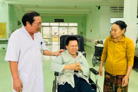 Ngành y tế nỗ lực khám chữa bệnh và phòng dịch bệnh lây lan sau lũ lụt, kịp thời ứng phó thiên tai, bảo đảm chăm sóc sức khỏe nhân dân.