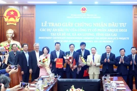 Gia Lai trao giấy chứng nhận đăng ký đầu tư 3 dự án tại khu vực đầm Đề Gi với tổng số vốn hơn 8.500 tỷ đồng