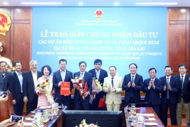 Gia Lai trao giấy chứng nhận đăng ký đầu tư 3 dự án tại khu vực đầm Đề Gi với tổng số vốn hơn 8.500 tỷ đồng