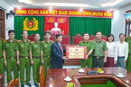 Phó Chủ tịch Thường trực UBND tỉnh Bình Định Nguyễn Tuấn Thanh đến thăm, kiểm tra công tác trực chiến và chúc Tết Nguyên đán Bính Ngọ năm 2026 tại các đơn vị nghiệp vụ trực thuộc Công an tỉnh