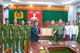 Phó Chủ tịch Thường trực UBND tỉnh Bình Định Nguyễn Tuấn Thanh đến thăm, kiểm tra công tác trực chiến và chúc Tết Nguyên đán Bính Ngọ năm 2026 tại các đơn vị nghiệp vụ trực thuộc Công an tỉnh