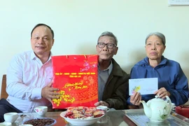 Phó Chủ tịch UBND tỉnh Gia Lai Dương Mah Tiệp dẫn đầu đoàn công tác đến thăm, tặng quà và chúc Tết các gia đình có công với cách mạng nhân dịp Xuân Bính Ngọ 2026.