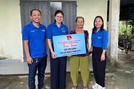 Ủy ban Trung ương MTTQ Việt Nam phát động Tháng cao điểm Vì người nghèo 2025 (17-10 đến 18-11) với chủ đề ý nghĩa: “Không để ai bị bỏ lại phía sau”