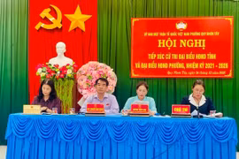 Phó Chủ tịch HĐND tỉnh Gia Lai Huỳnh Thúy Vân tiếp xúc cử tri phường Quy Nhơn Tây.