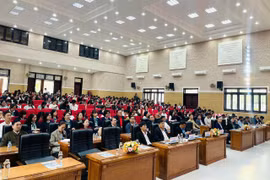 Các đại biểu thảo luận về giải pháp giúp doanh nghiệp tỉnh Gia Lai thích ứng với những cơ hội và thách thức trong bối cảnh kinh tế mới tại hội thảo.