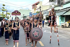 Ngày hội Di sản văn hóa các dân tộc tỉnh Gia Lai năm 2025 chính thức khai mạc chiều 21-11 tại Bảo tàng Pleiku, với nhiều hoạt động hấp dẫn, thu hút người dân háo hức tham gia.