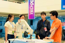 Hơn 1.300 học sinh lớp 12 từ tỉnh Gia Lai tham gia ngày hội trải nghiệm các dự án ứng dụng công nghệ tại Trường Đại học FPT cơ sở Quy Nhơn ngày 18-1.